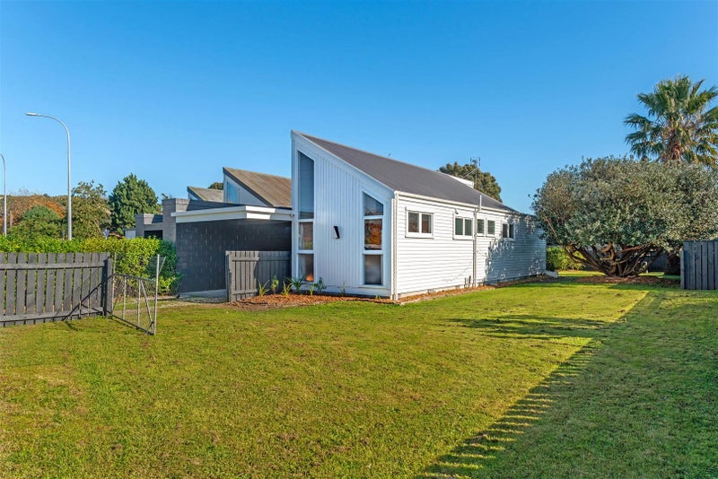 28 De Lautour Road, Inner Kaiti, Gisborne - Carousel 2