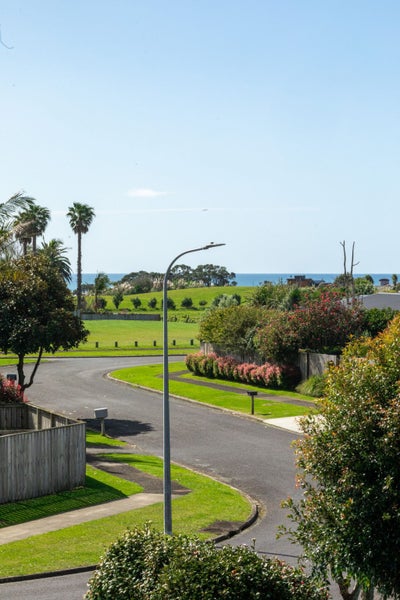 10 Adela Stewart Drive West, Athenree, Waihi Beach - Carousel 2