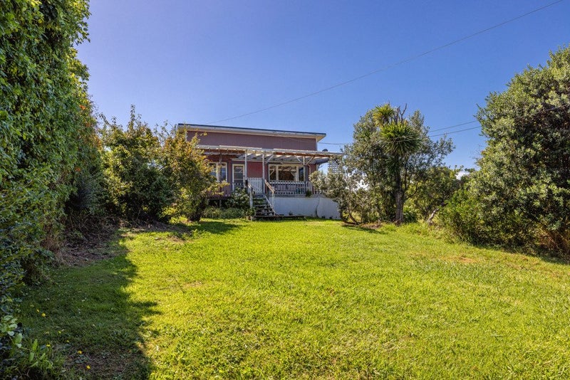 14 Weka Road, Oneroa, Waiheke Island - Carousel 1
