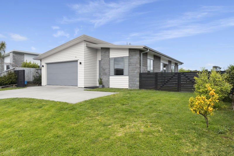 78 Puhirake Crescent, Pyes Pa, Tauranga - Carousel 2