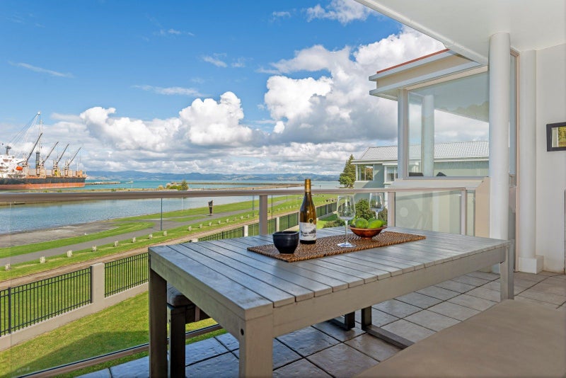 20/100 Customhouse Street, Gisborne, Gisborne - Carousel 1