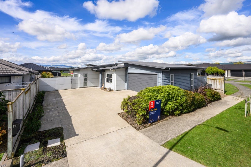 17 Lorenzo Place, Kelvin Grove, Palmerston North - Carousel 24