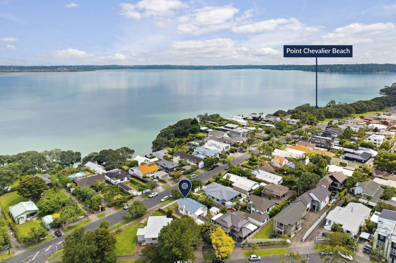 5 Harbour View Road, Point Chevalier, Auckland - Carousel 2