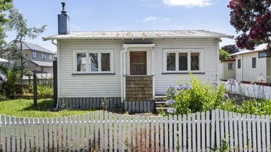 15 Orchard Street, Avondale, Auckland - Carousel 1