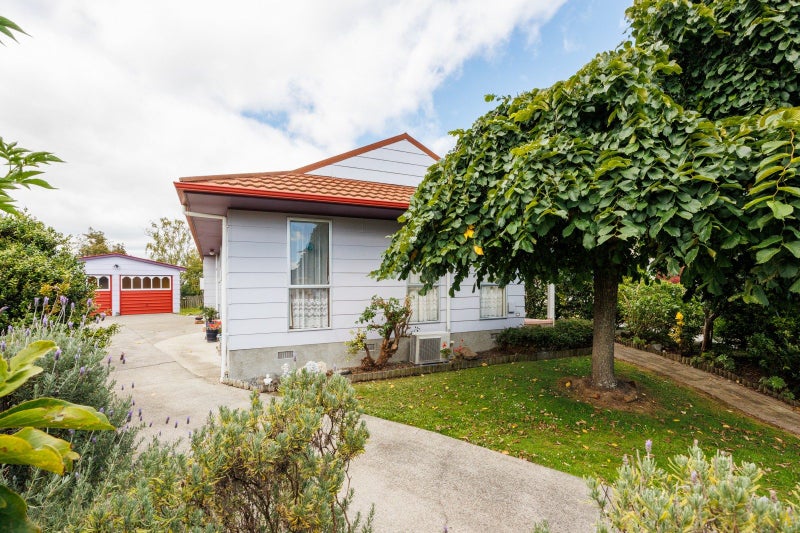 44 Hillcrest Drive, Kelvin Grove, Palmerston North - Carousel 1