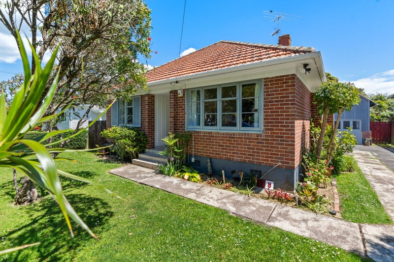 58 Renfrew Avenue, Sandringham, Auckland - Carousel 1