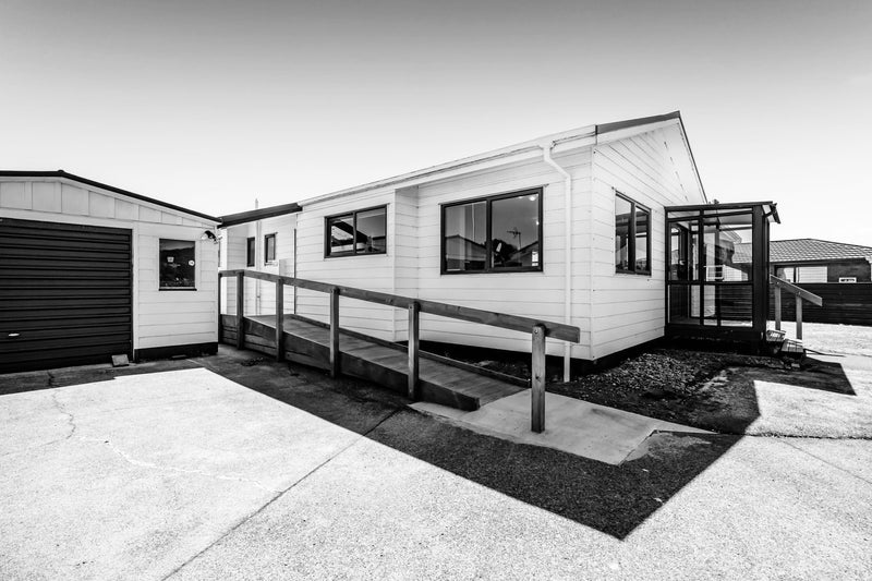 11 Heather Lea, Hawera - Carousel 1