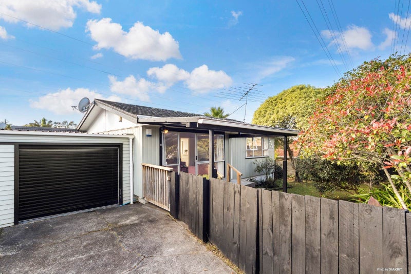 2/34 Reynella Drive, Massey, Auckland - Carousel 1