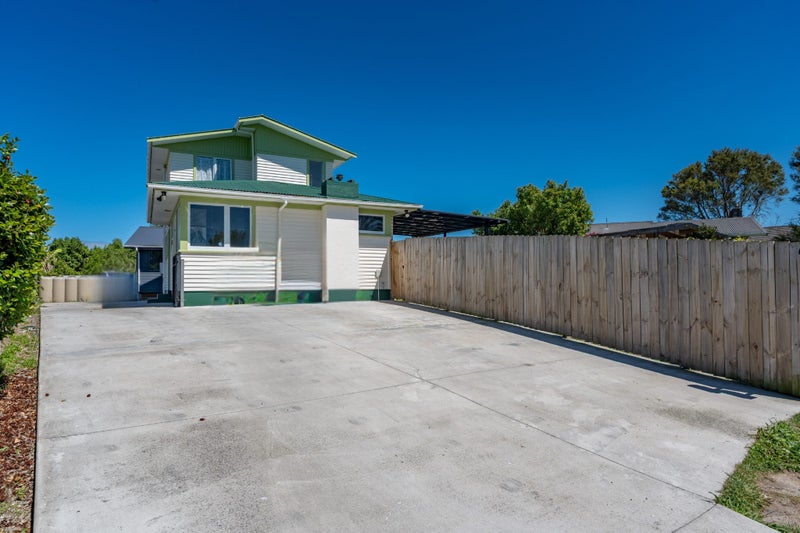 29 Deanwell Avenue, Deanwell, Hamilton - Carousel 1