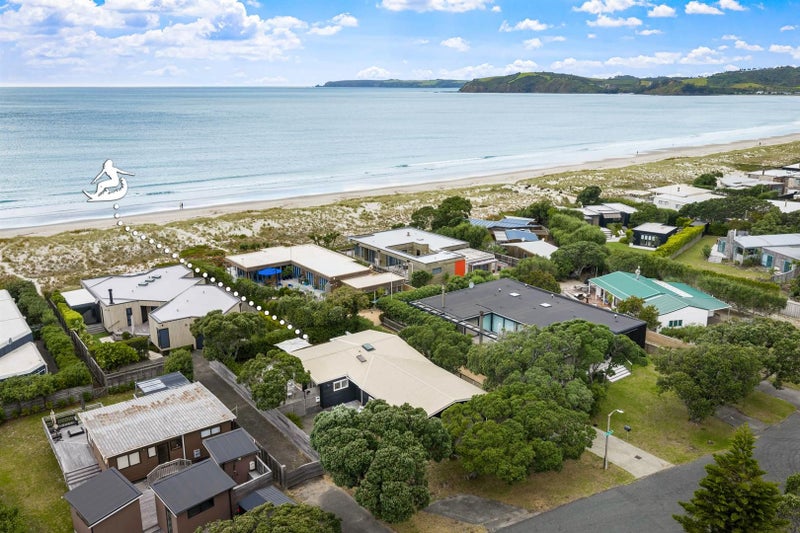 25 Esme Grove, Omaha - Carousel 1