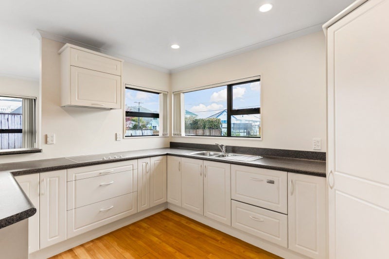 12 Massey Street, Elderslea, Upper Hutt - Carousel 2