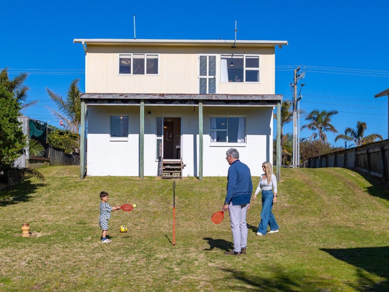 1285 Papamoa Beach Road, Papamoa Beach, Papamoa - Carousel 2