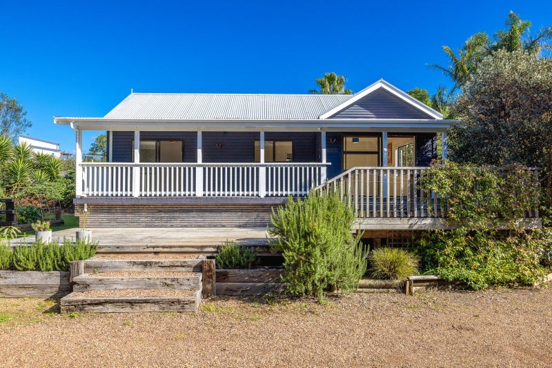 23 Sea View Road, Ostend, Waiheke Island - Carousel 1