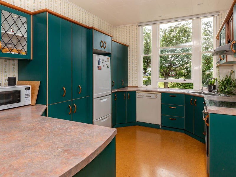 104 Hall Street, Hokitika - Carousel 2