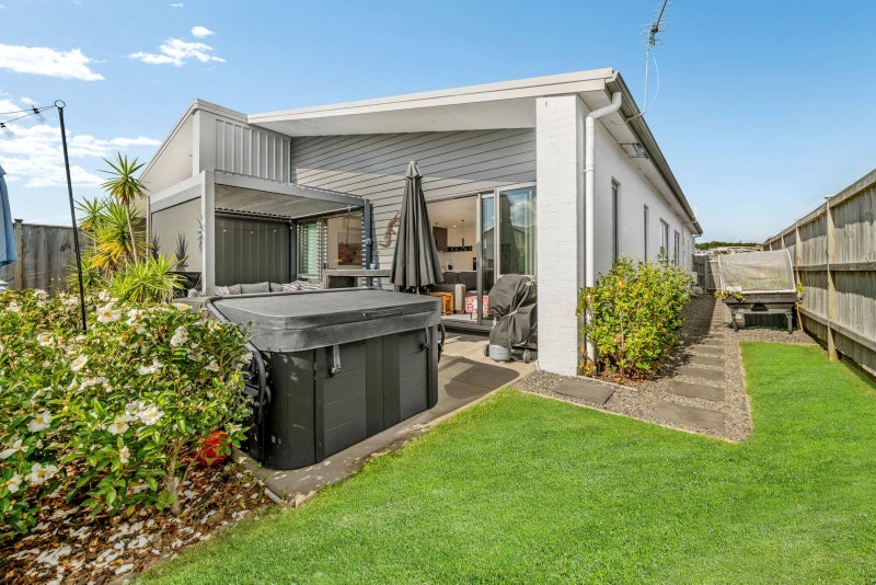 18B Cadwil Drive, Beachlands, Auckland - Carousel 1