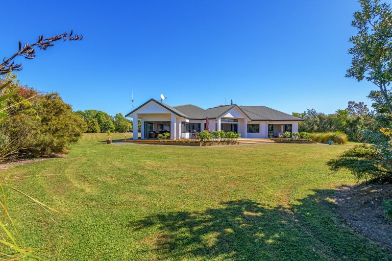 79 Polson Hill Drive, Palmerston North - Carousel 1