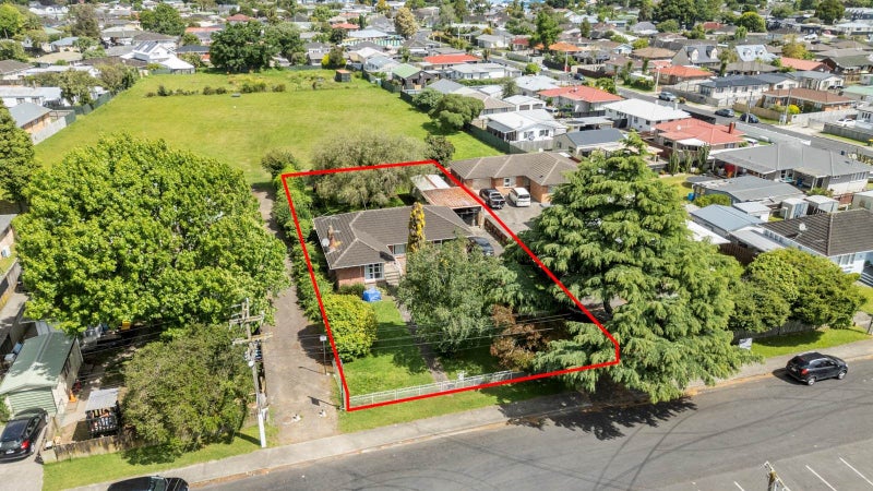12 Cross Street, Papakura, Papakura - Carousel 1