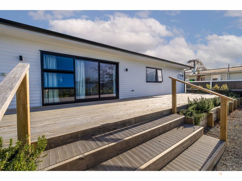 11 Exeter Street, Waimate, Waimate - Carousel 2