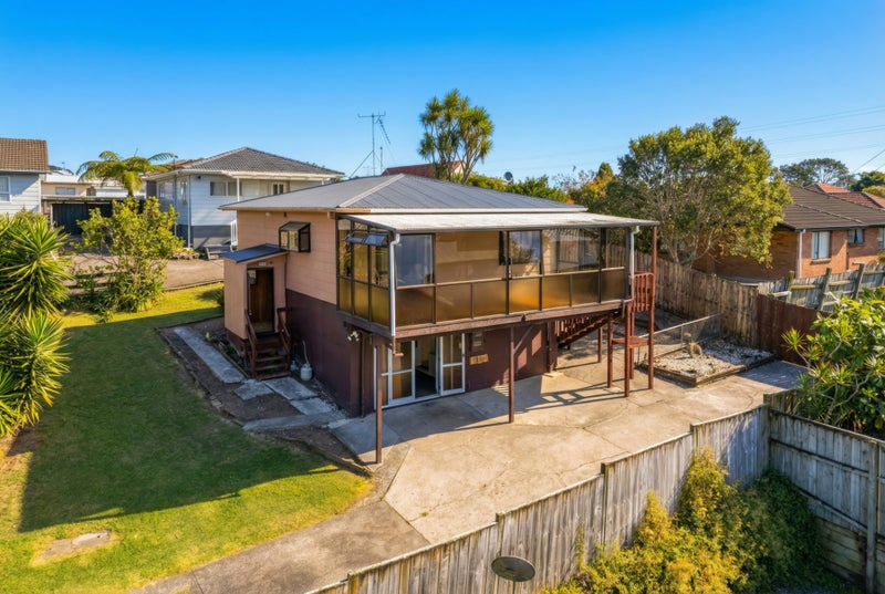 12B Gerbic Place, Mount Roskill, Auckland - Carousel 1