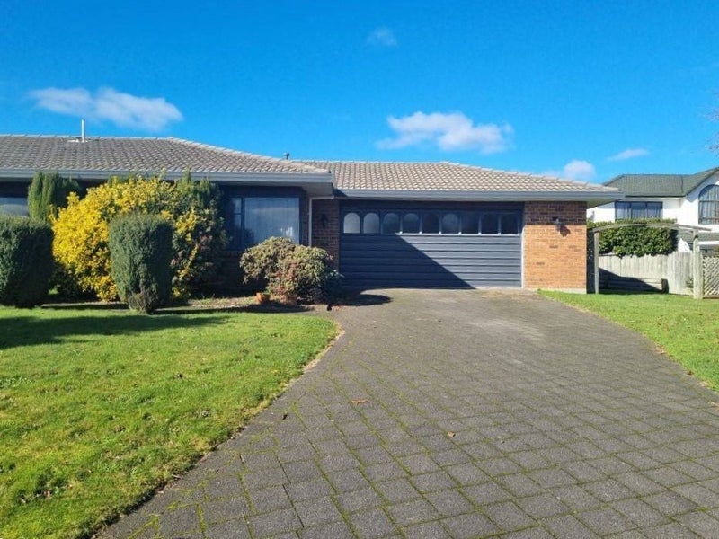 6 Lynwood Place, Owhata, Rotorua - Carousel 1