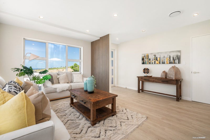 64 Matangi View Drive, Orewa, Orewa - Carousel 2