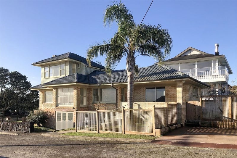 85 Stanley Point Road, Stanley Point, North Shore City, Auckland - Carousel 1