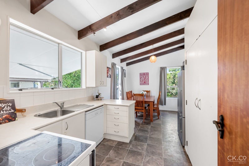 29 Brightwater Crescent, Totara Park, Upper Hutt - Carousel 2