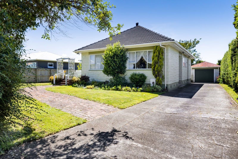 114 Brecon Road, Stratford - Carousel 1