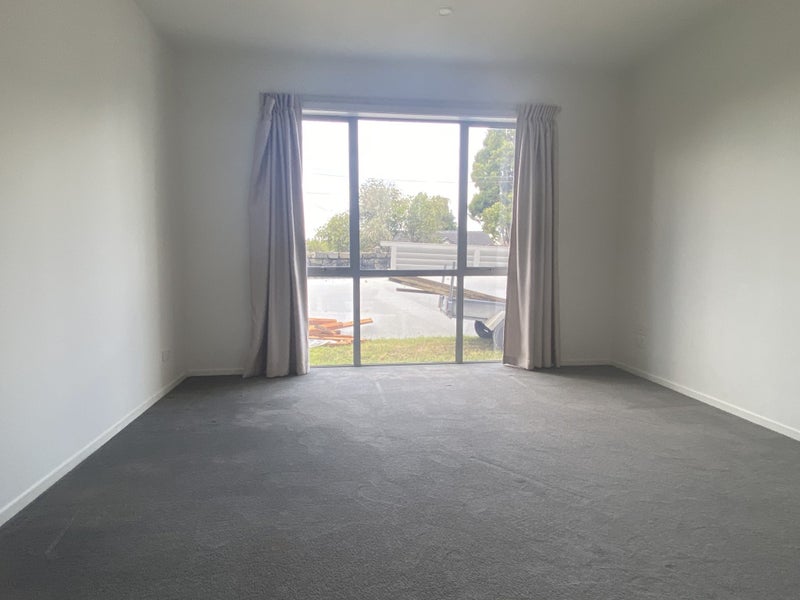 16 Louvain Avenue, Mount Roskill, Auckland - Carousel 2