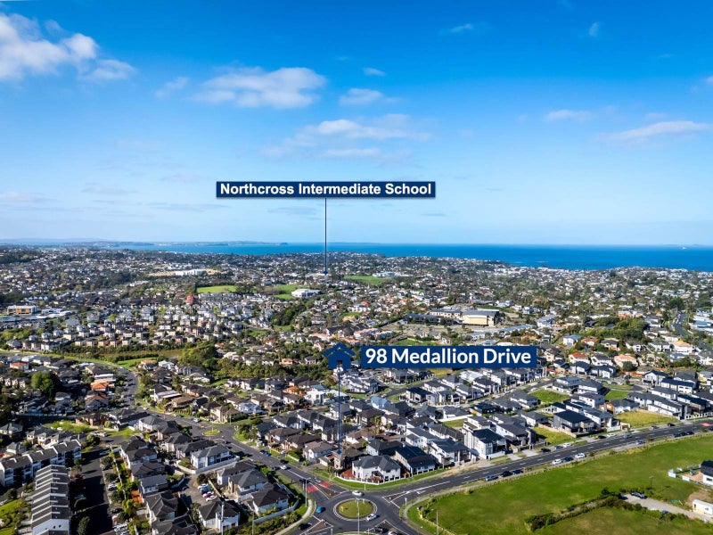 98 Medallion Drive, Oteha, Auckland - Carousel 39