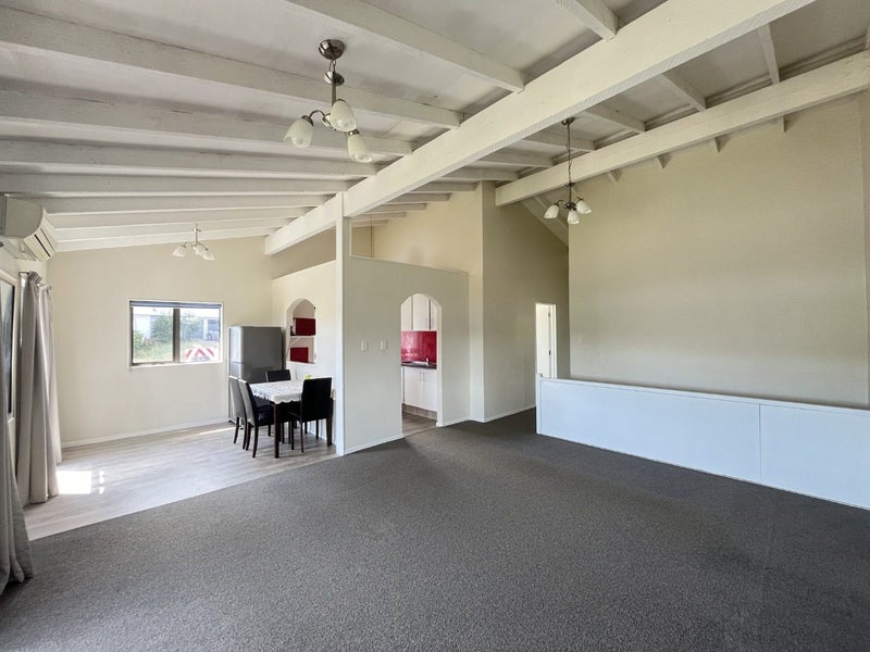 1 Brora Crescent, Papakowhai, Porirua - Carousel 1