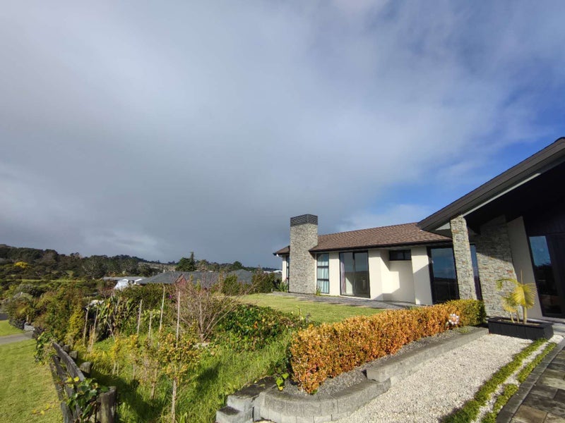 10 Te Awa Place, Red Beach, Red Beach - Carousel 2
