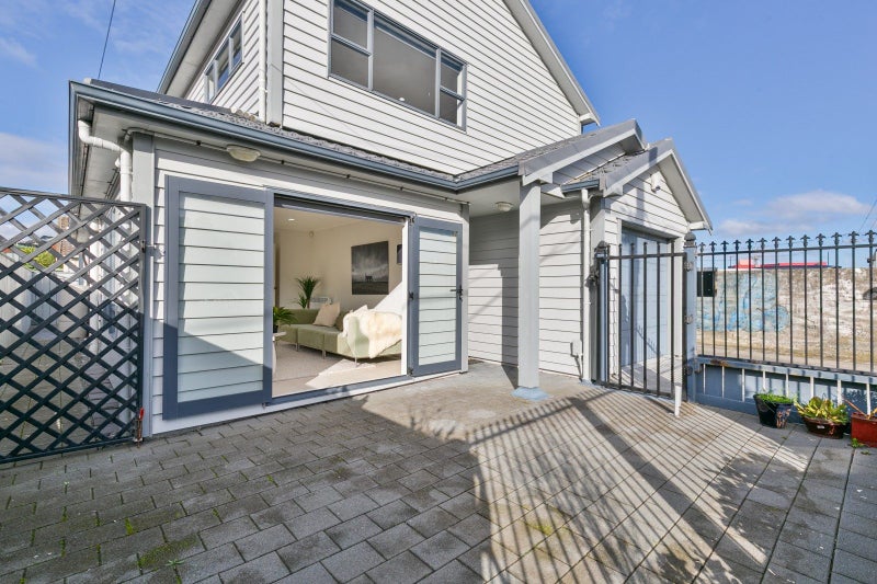 12 Kauri Street, Miramar, Wellington - Carousel 2