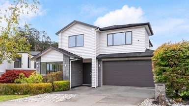 92 Admirals Court Drive, Greenhithe, Auckland - Carousel 1