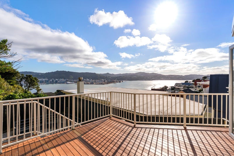 78 The Crescent, Roseneath, Wellington - Carousel 1