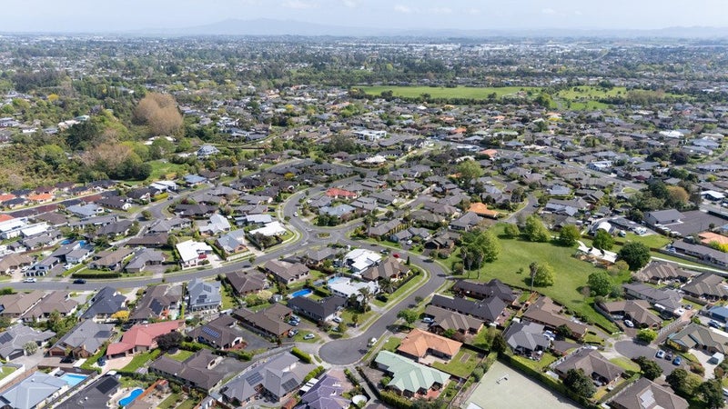 17 Burgundy Court, Rototuna, Hamilton - Carousel 42