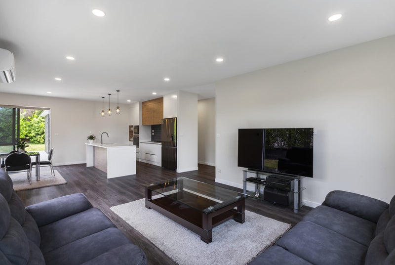 8 Arawai Terrace, Papakura, Papakura - Carousel 2