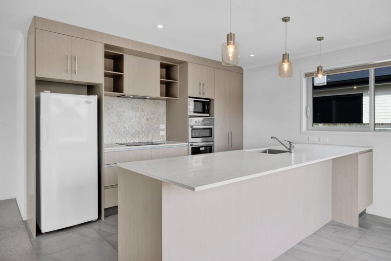 3 Rowe Street, Hawera - Carousel 2