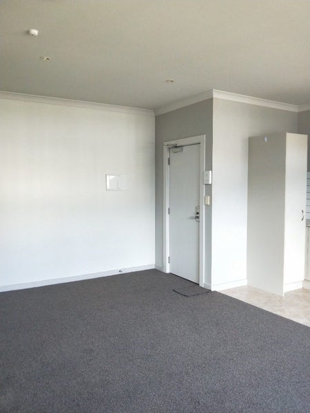 1H/3 Shakespeare Road, Napier South, Napier - Carousel 2
