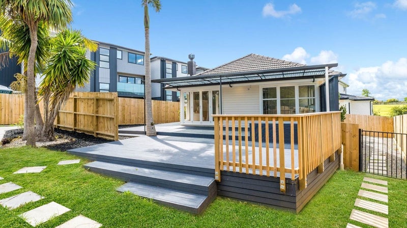 93 Kervil Avenue, Te Atatu Peninsula, Auckland - Carousel 1