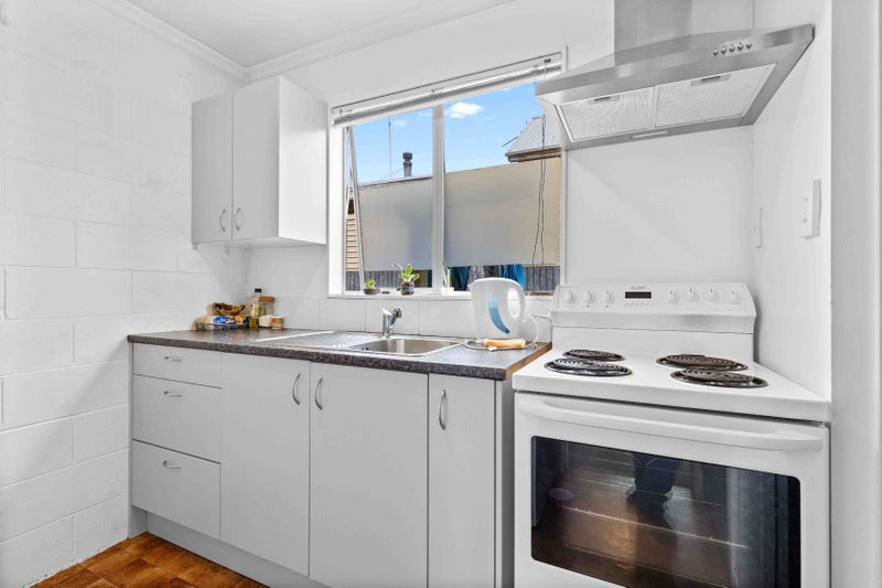 2/214 Crinan Street, Appleby, Invercargill - Carousel 1