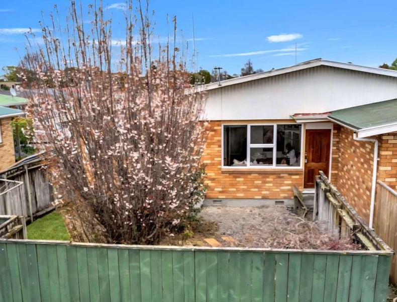 2/84 Linton Street, West End, Palmerston North - Carousel 1