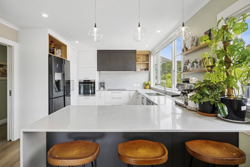 220 Karori Road, Karori, Wellington - Carousel 2