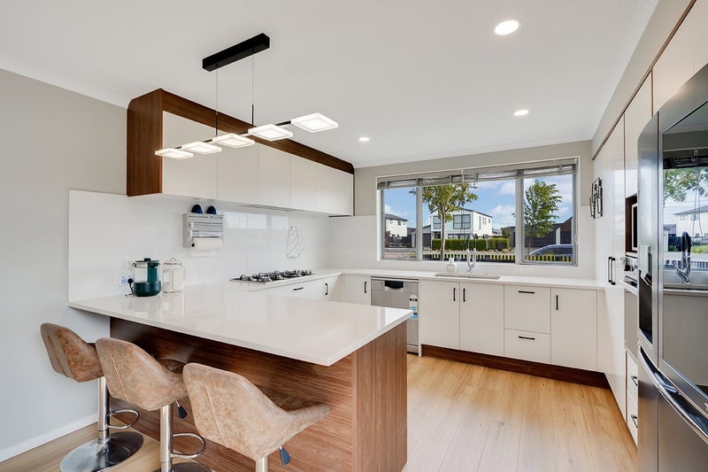 504 Webb Drive, Chartwell, Hamilton - Carousel 1