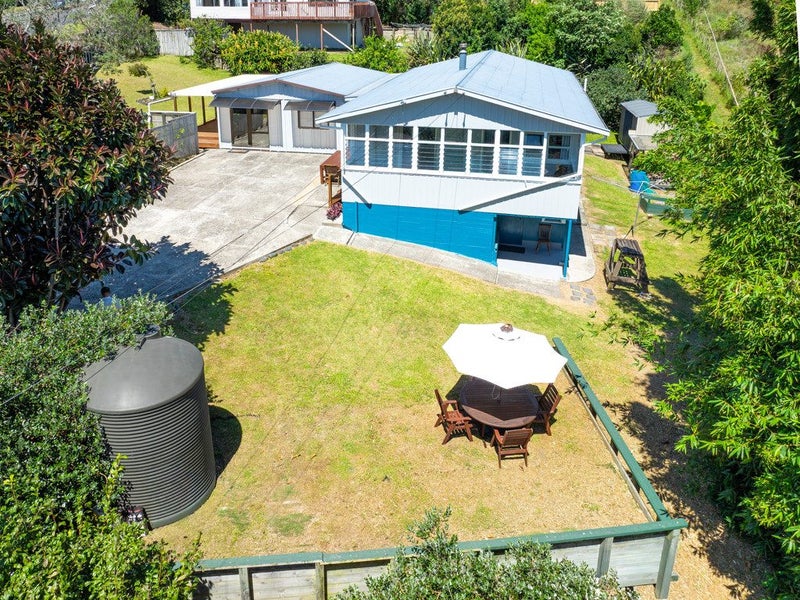 24 Alison Road, Surfdale, Waiheke Island - Carousel 2