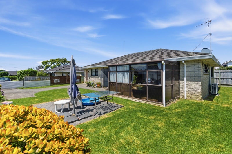 17 Myres Street, Otumoetai, Tauranga - Carousel 2
