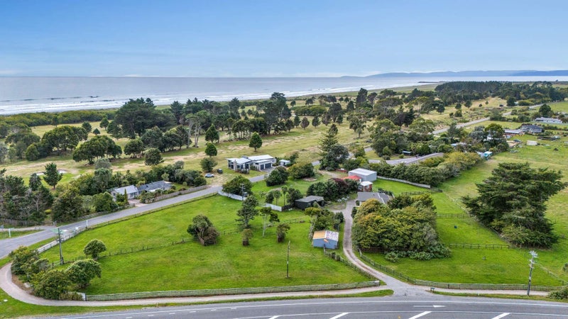 332 Cape Foulwind Road, Carters Beach, Westport - Carousel 23