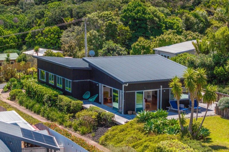 28D Beatty Parade, Surfdale, Waiheke Island - Carousel 2