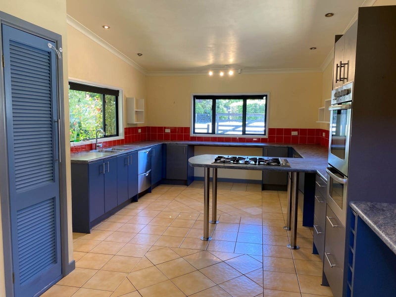 3 Cottle Heath Close, Manor Park, Lower Hutt - Carousel 2