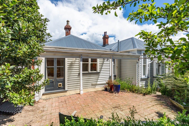 17 Ventnor Street, Mornington, Dunedin - Carousel 1